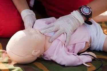 Quels sont les gestes de premiers secours pour les enfants ?