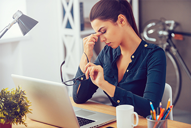 Trucs pour prévenir les douleurs liées au travail de bureau